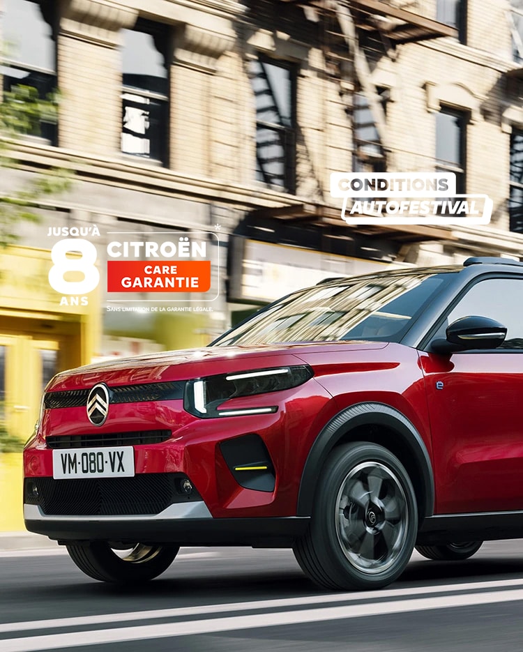 2 New ë-C3 driving in the city