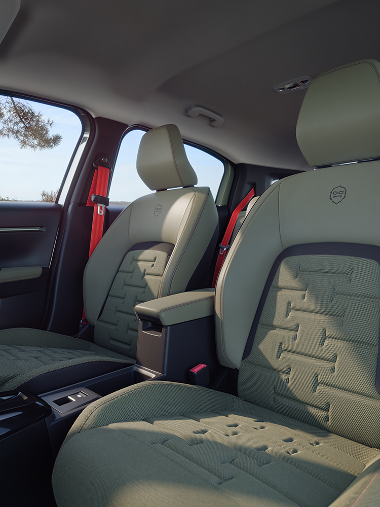 Vue des sièges avant de Citroën C3 Aircross, présentant les sièges Advanced Comfort et leur design ergonomique pour les trajets en SUV familial