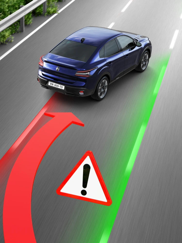 Citroën ë-C4 X affichant une alerte de sortie de voie lorsque le voiture approche des marquages de voie
