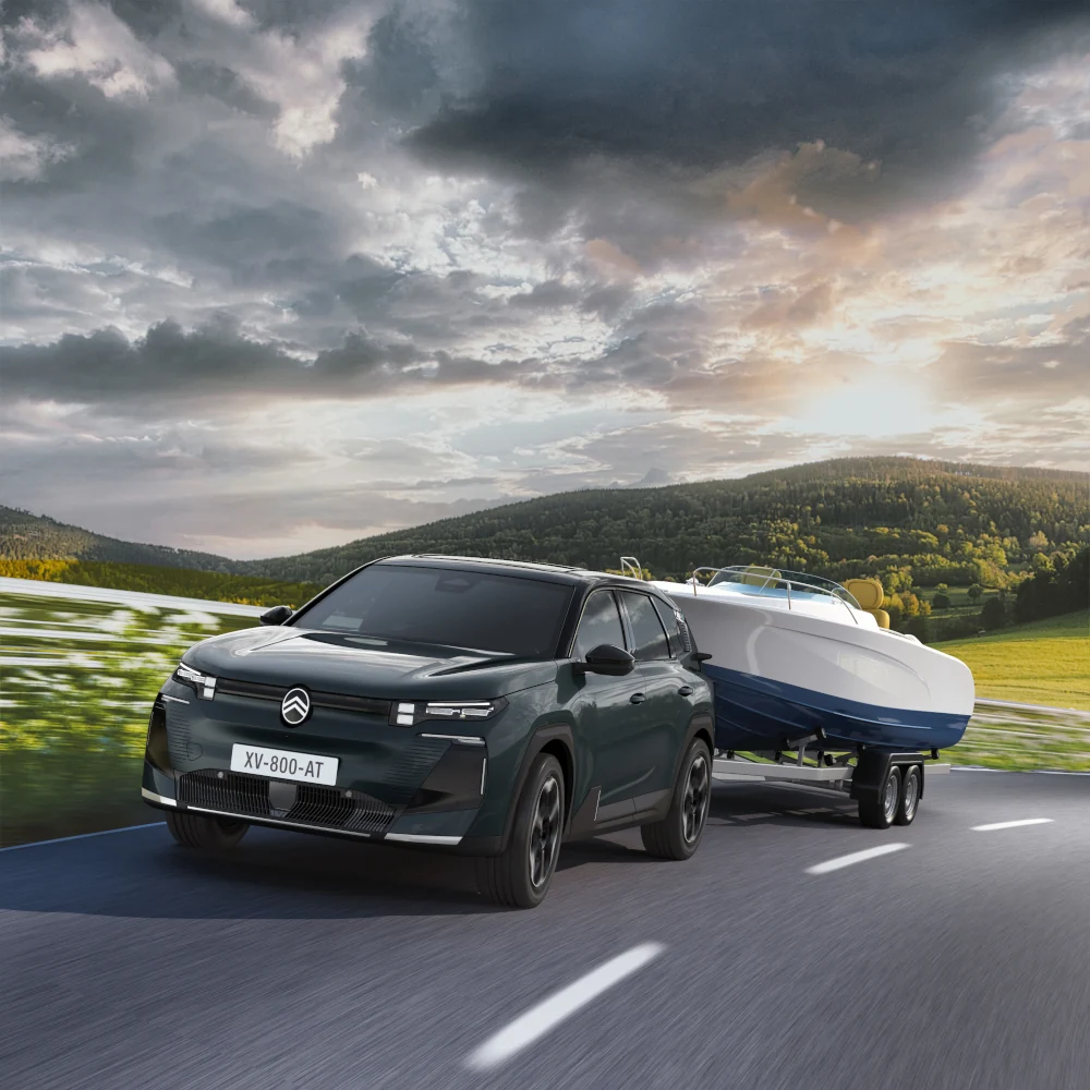 C5 Aircross en vue latérale avec contrôle de stabilité de remorque, mettant en avant la sécurité, l’efficacité, la technologie et un remorquage premium et confiant