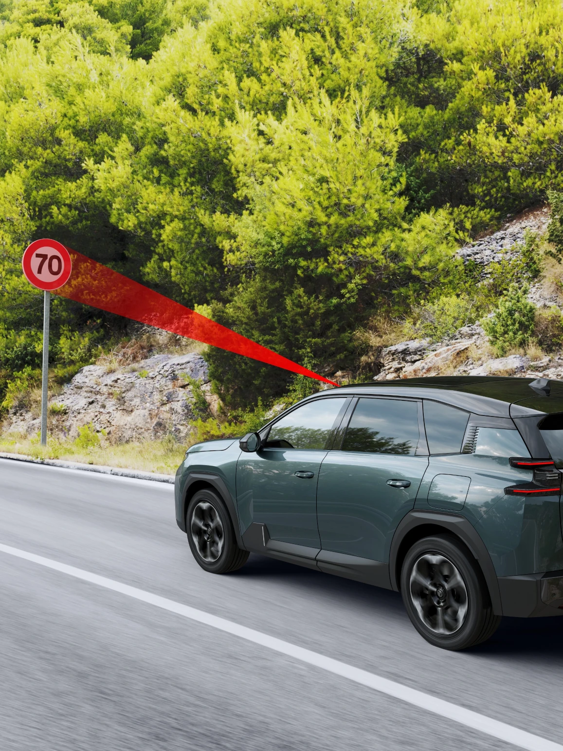 Vue latérale C5 Aircross avec reconnaissance des panneaux de signalisation améliorant la sécurité, la visibilité, la technologie et une conduite éclairée plus fluide