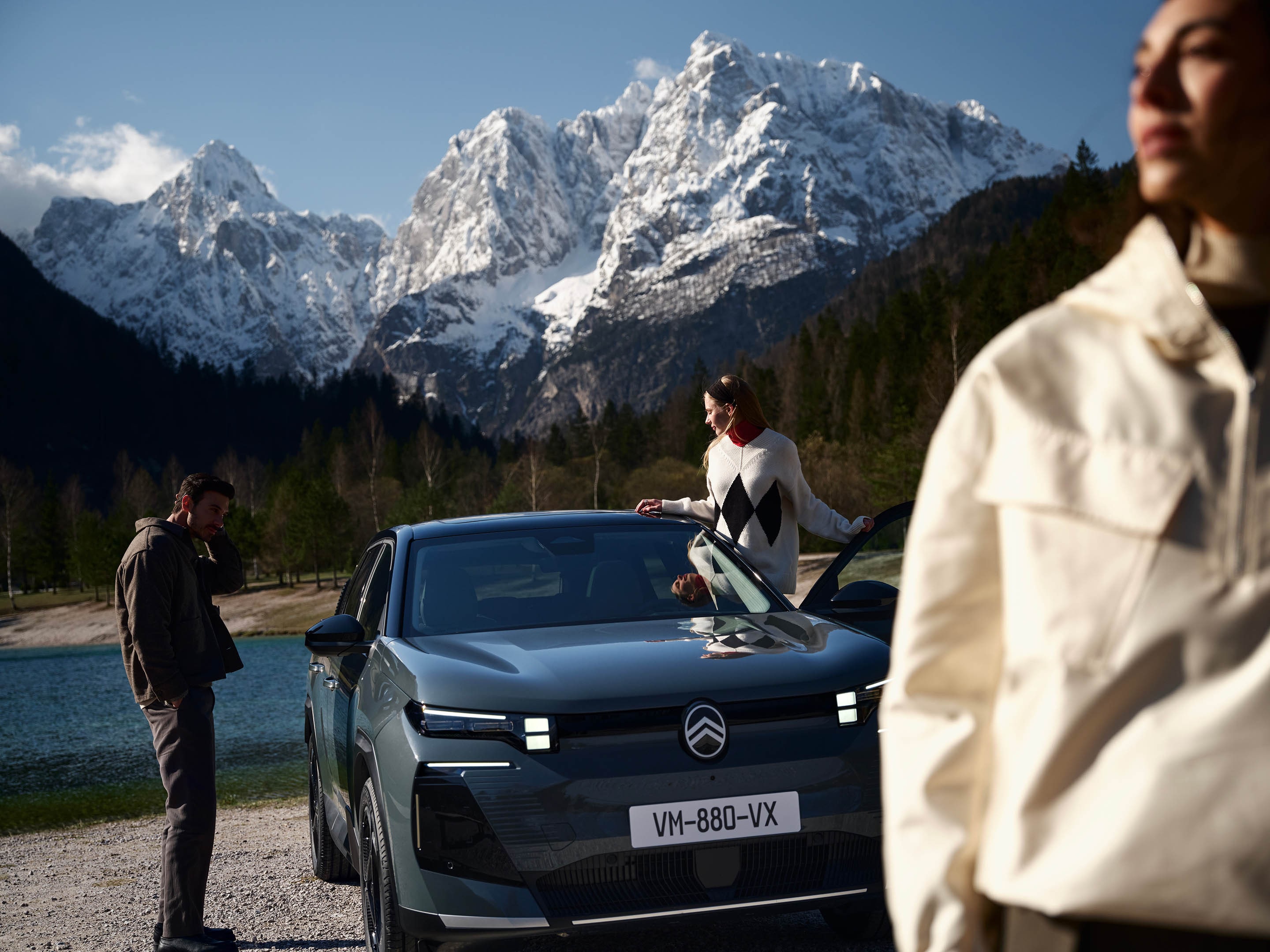 Vue frontale du C5 Aircross mettant en avant un design de SUV expressif, une signature LED, son efficacité, la sécurité et une identité premium