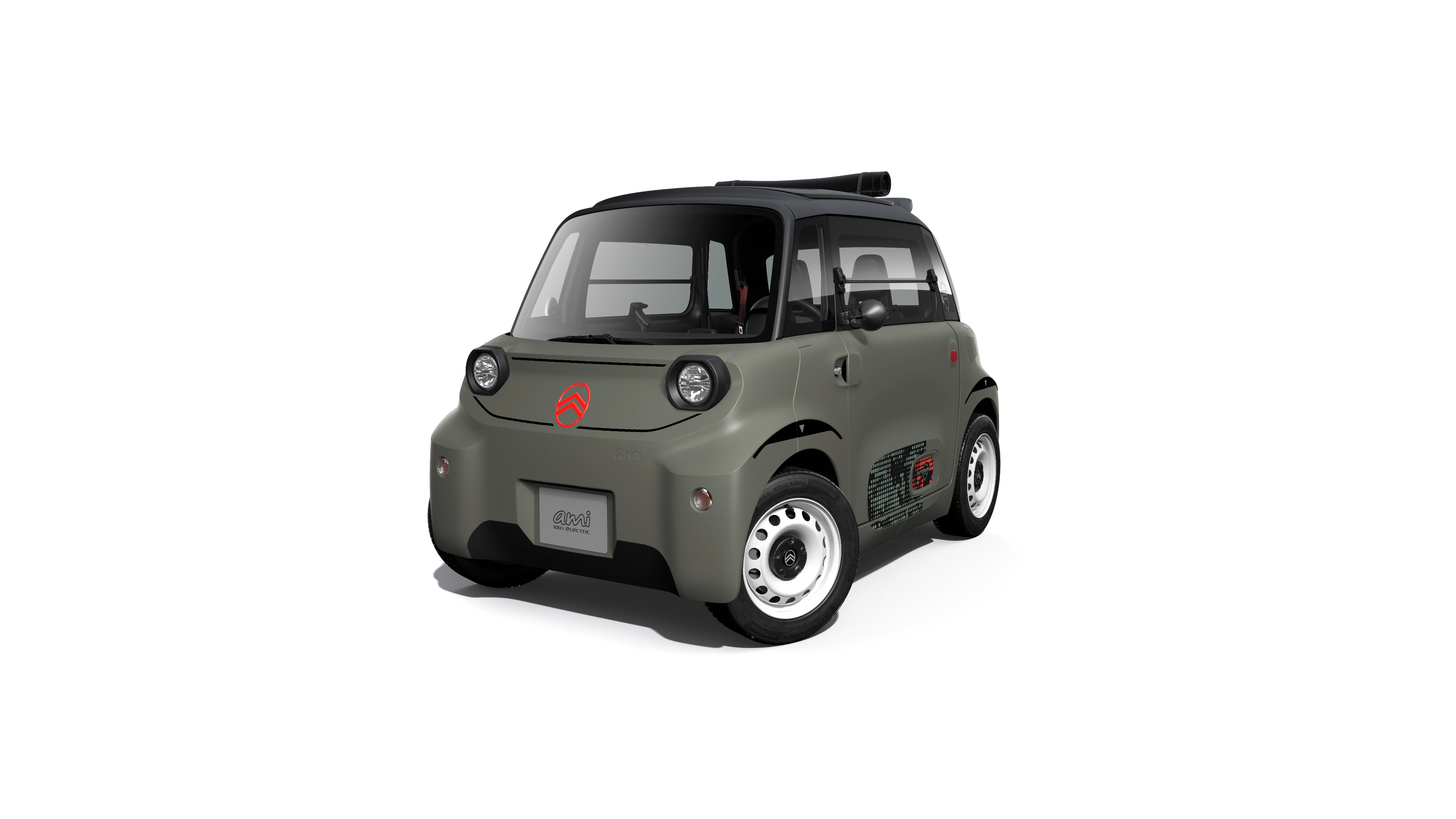 Vue avant trois-quarts de Citroën Ami Outdoor présentant un quadricycle électrique, solution de mobilité Citroën pour les trajets urbains